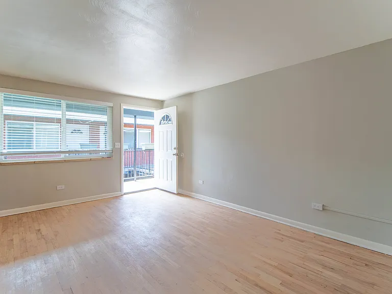 1415 Kingston St — Photo 6