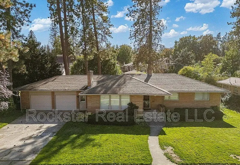 4 bed, 2.0 bath, $3,500 — Photo 2