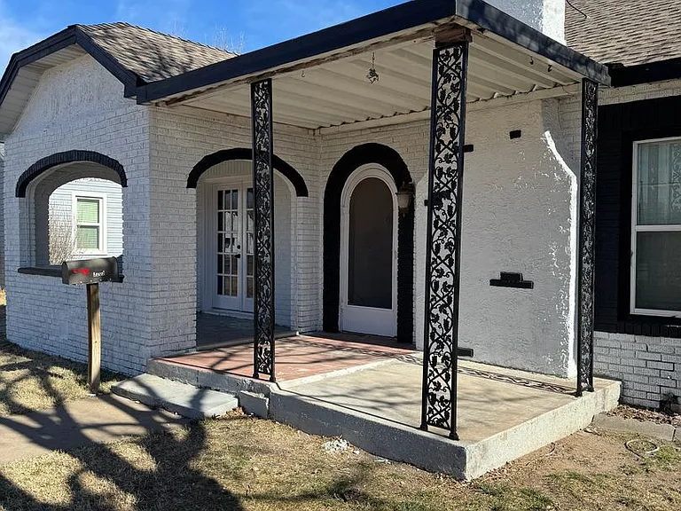 3205 S Tyler St — Photo 3