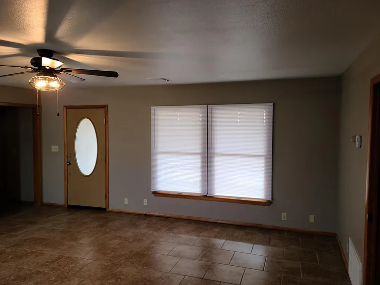3815 N Rosebud — Photo 7