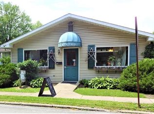 418 Roseto Ave, Roseto, PA 18013