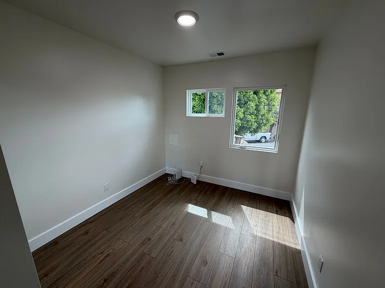 3 Bed 2 Bath Apartment, New Construction In Cleveland Heights (With Garage) — Photo 11