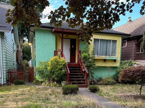 3212 W 6th Ave, Vancouver, BC V6K 1X8