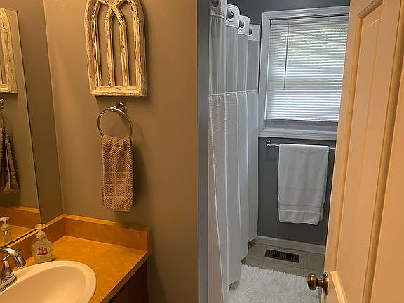 Upstairs Full Bath