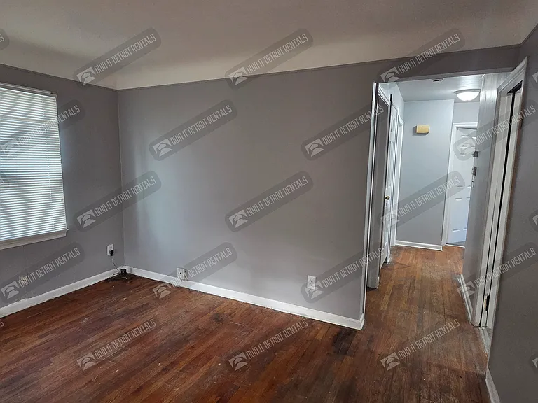 12217 Plainview Ave — Photo 5