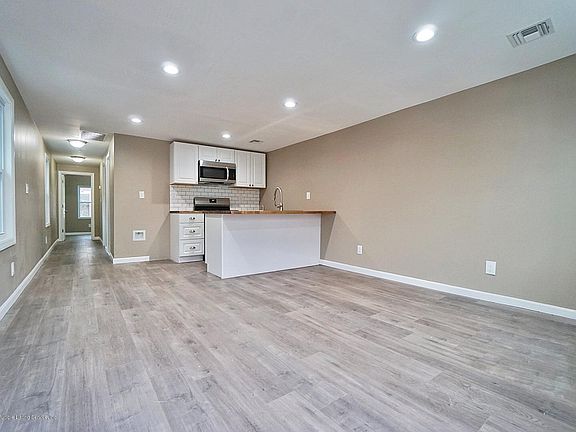 3rd image of 1026 Olympia Blvd