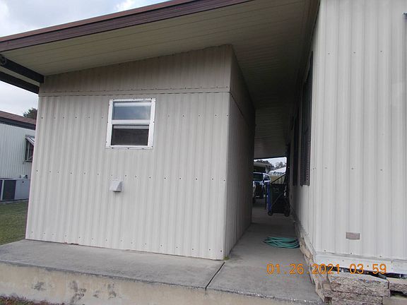 4th image of 450 Lisa St