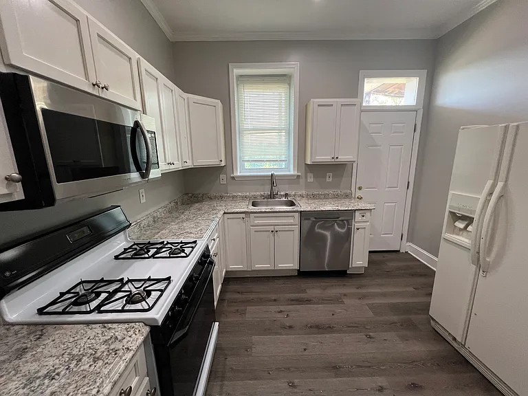 2109 Homewood Ave — Photo 6