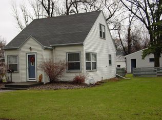 1123 Oak St, Grand Forks, ND 58201