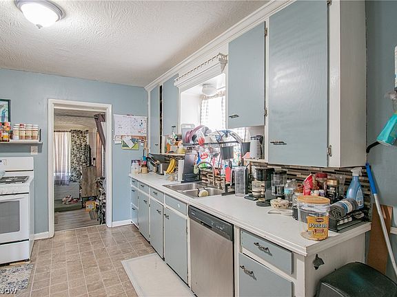 5th image of 1043 Silvercrest Ave