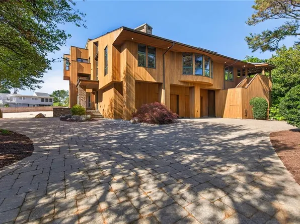 2232 Sandpiper Rd, Virginia Beach, VA 23456