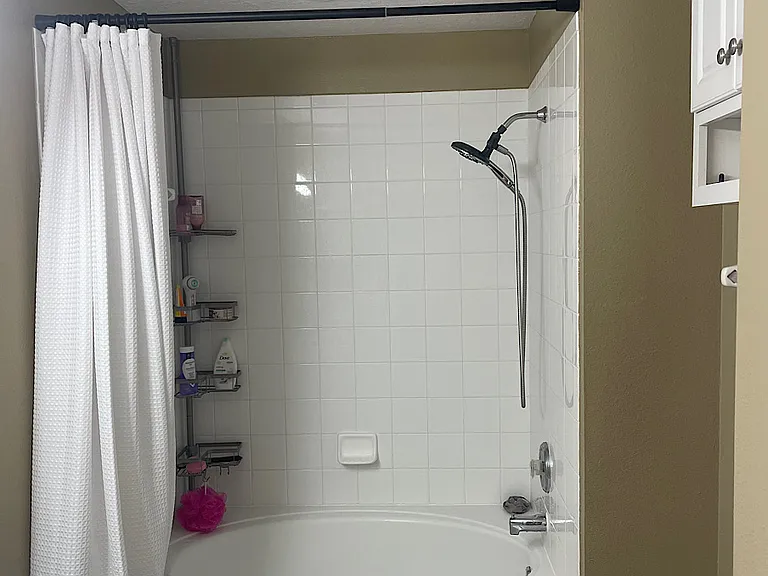 1042 Vista Cay Ct — Photo 13