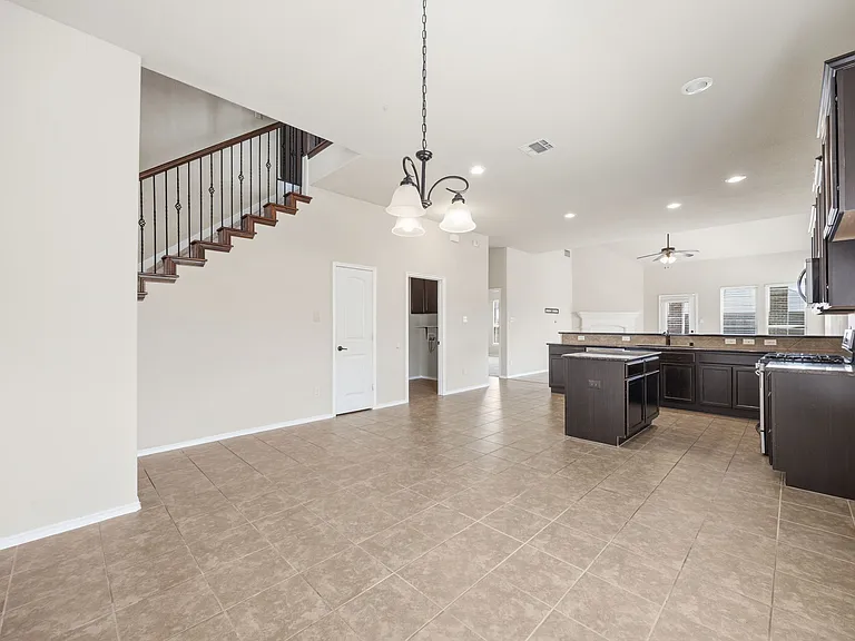 1445 Bateman Ln — Photo 11