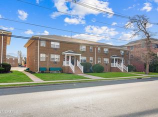 627 17th Ave #D, Belmar, NJ 07719