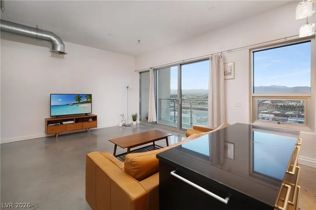 Studio, 1.0 bath, 911 sqft, $2,250 — Photo 3