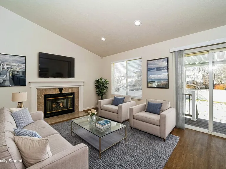 2076 Allison Way — Photo 4