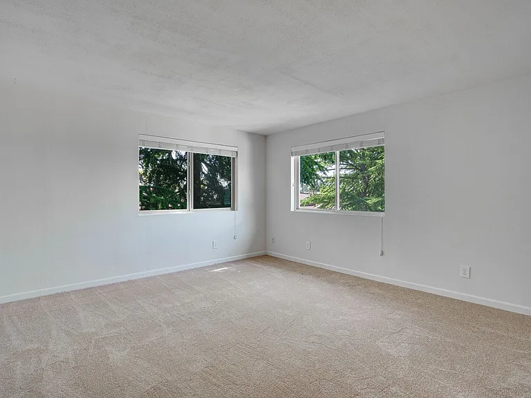 12526 NE 166th St — Photo 9
