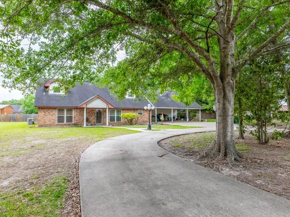 156 County Road 818, Buna, TX 77612