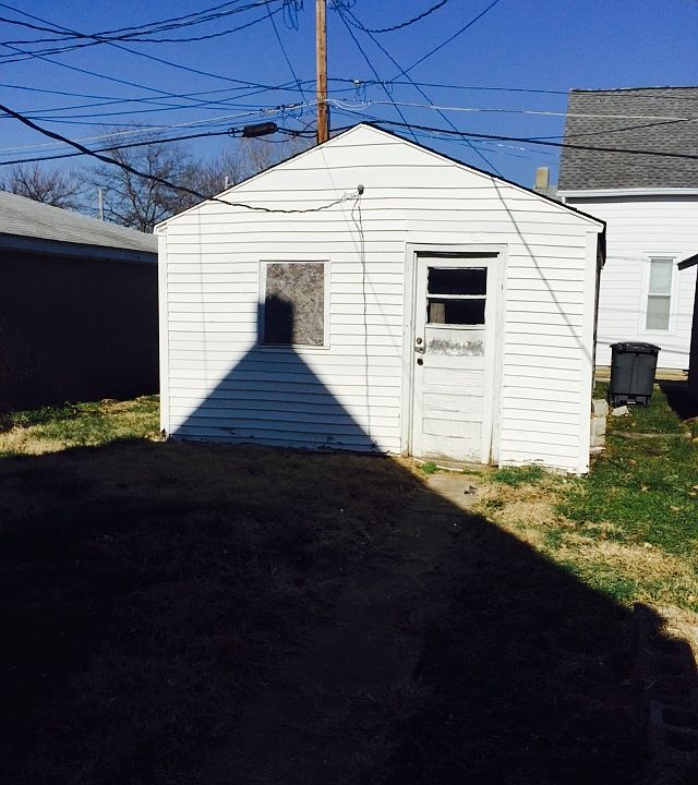 2nd image of 2455 W Virginia St