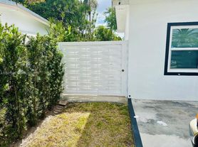 3251 SW 104th Ct, Miami, FL