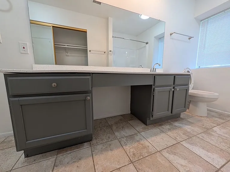 7340 W Tuckey Ln — Photo 10