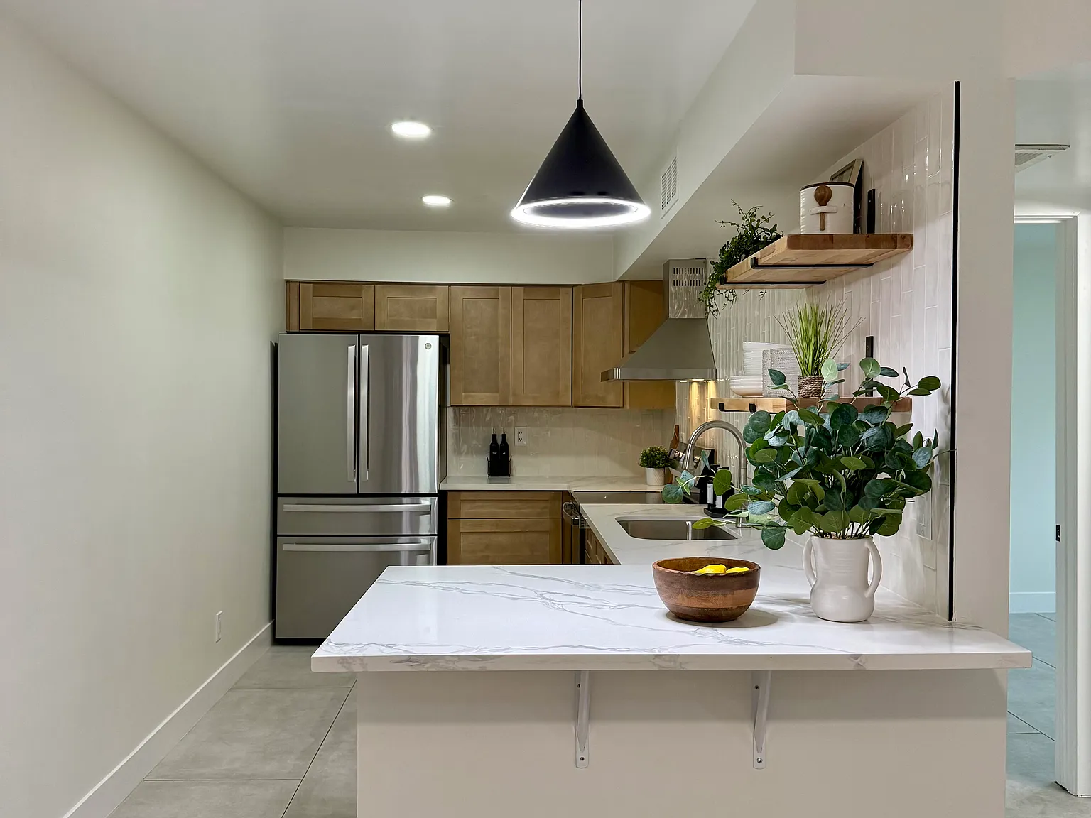 2 bed, 700 sqft, $1,600 — Photo 2