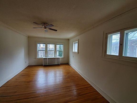 2nd image of 1932 Emerson Ave S APT 2