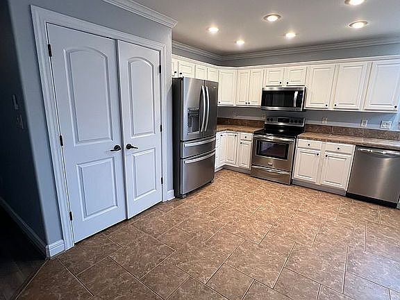 5th image of 9710 Merlot Ln