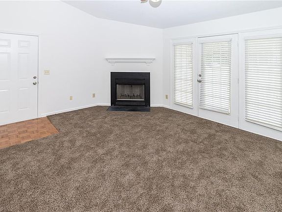 3rd image of 7129 W Friendly Ave APT G