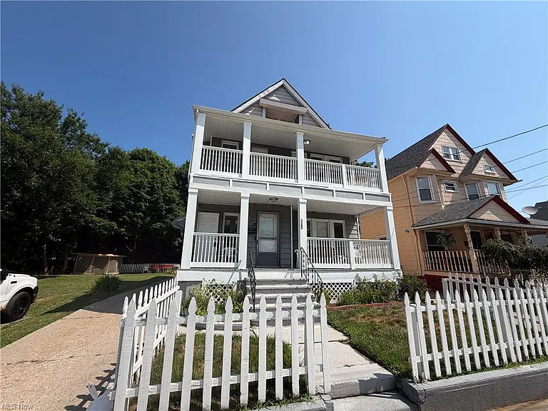 7705 Sagamore Ave #UP — Photo 10