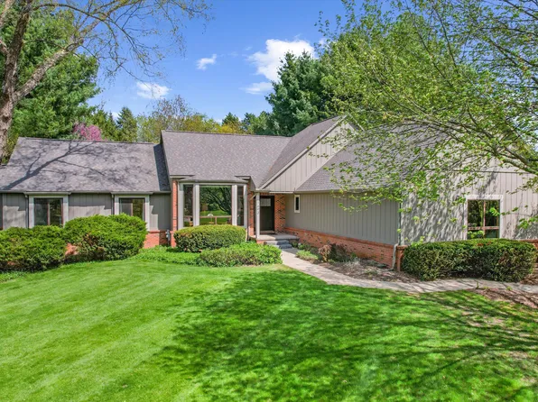 1693 Havenshire Ln, Brighton, MI 48114