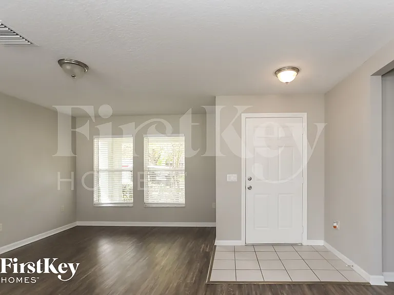 10332 Frog Pond Dr — Photo 3