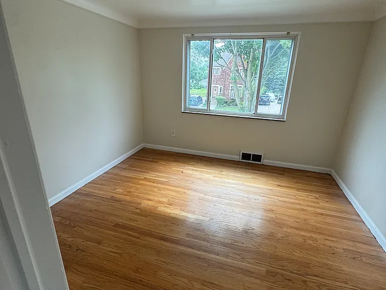 4670 Roemer St — Photo 3