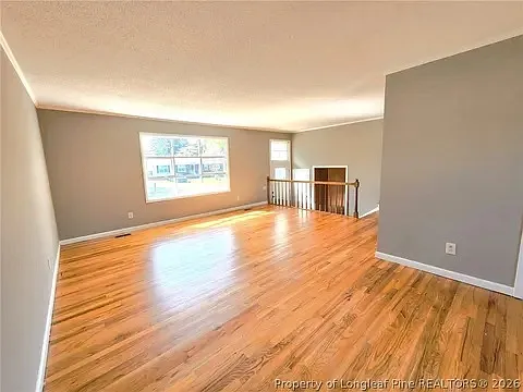 3 bed, 2.5 bath, 2372 sqft, $1,950 — Photo 3