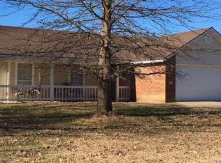 1331 N Fieldstone Ave, Fayetteville, AR 72704