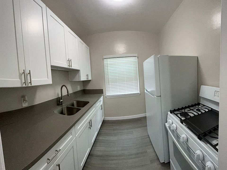 1st image of 2460 Cedar Ave APT 7