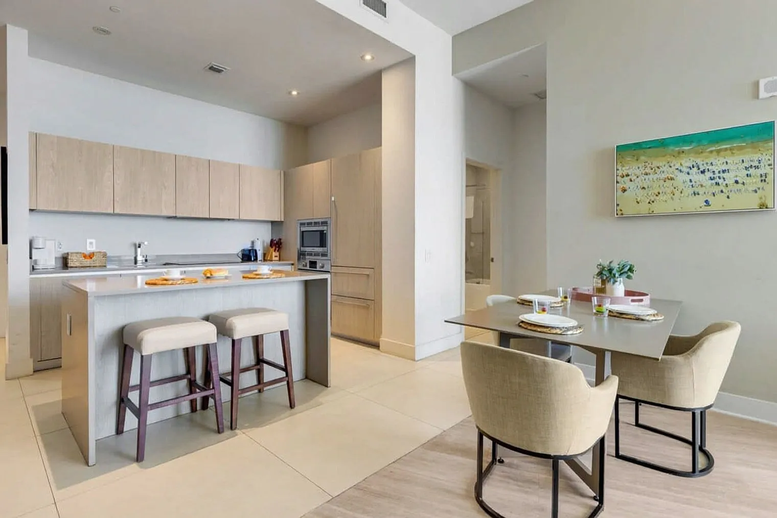 1 bed, 1.0 bath, 796 sqft, $3,970 — Photo 3