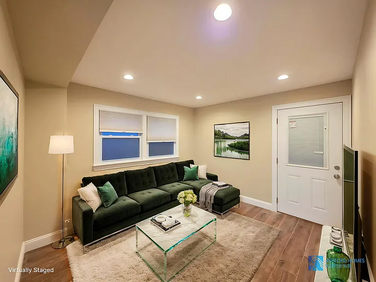 75 Ionia Ave #1A — Photo 2