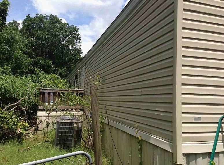 2nd image of 5144 Stewart Ln