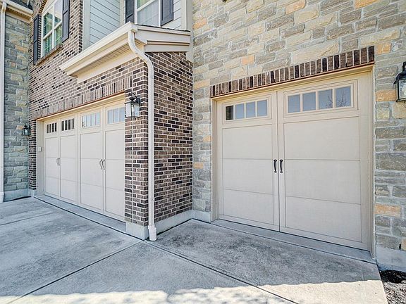 3rd image of 4954 Whispering Creek Ct