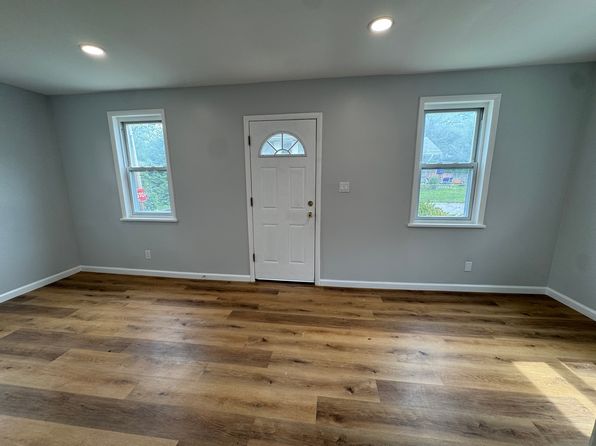 14 Shore Dr #1