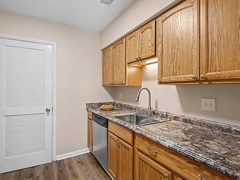 1511 Monterry Pl — Photo 11