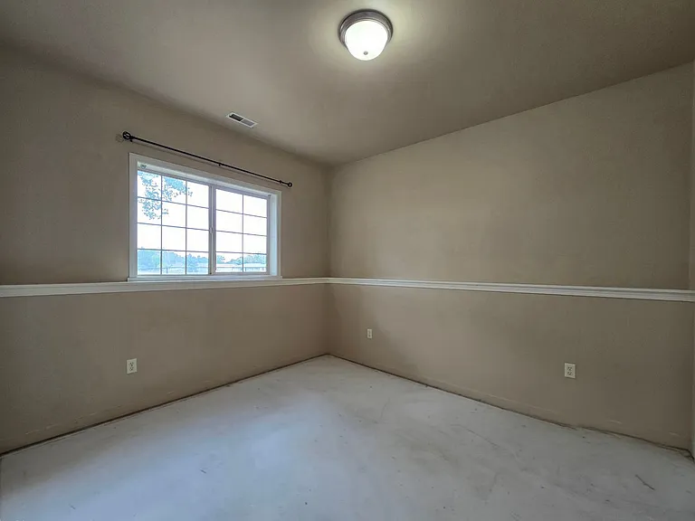 1317 Mirror Lake Ln — Photo 10
