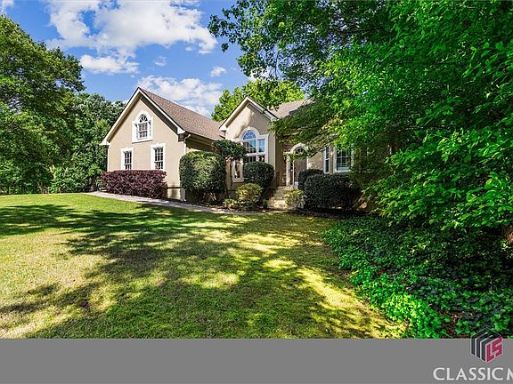 2nd image of 1694 Peachcrest Drive