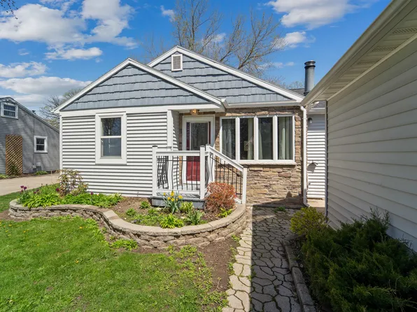 28 Sennholz Ct, Oshkosh, WI 54902