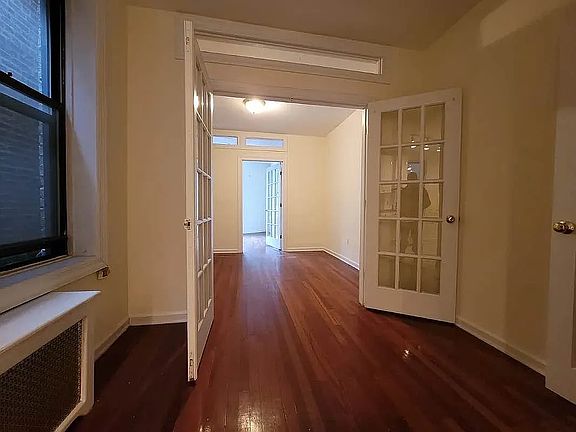 3rd image of 48 Stuyvesant St #94