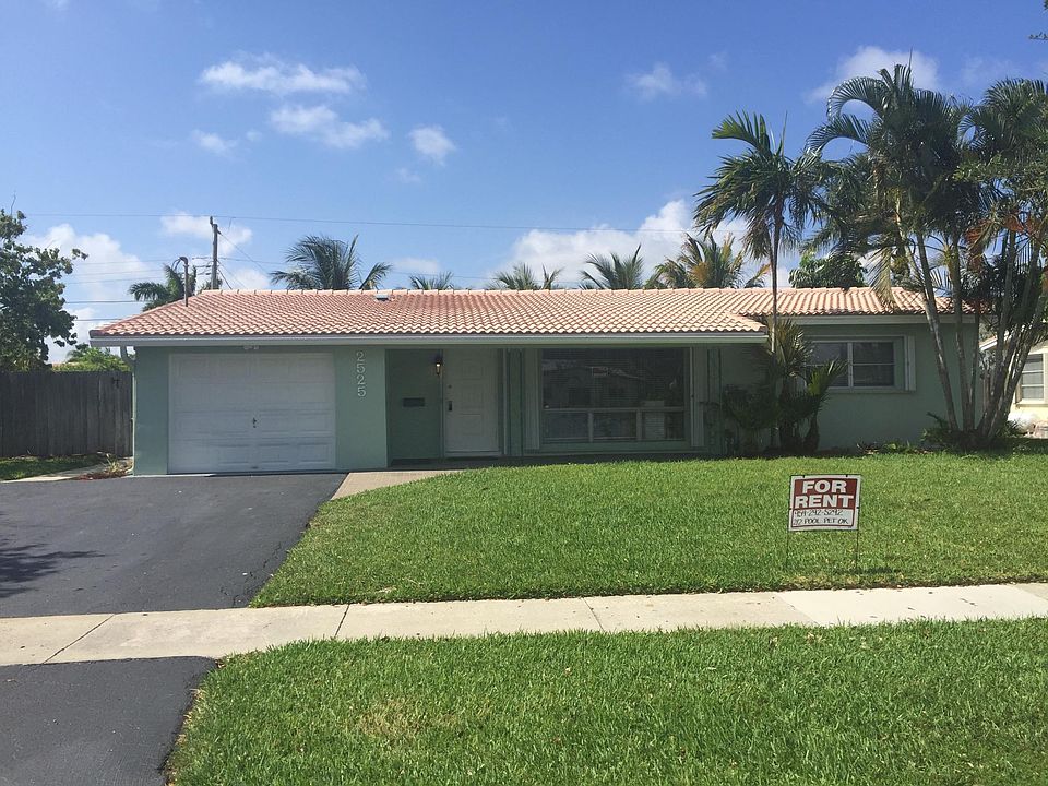 1st image of 2525 NE 51st St