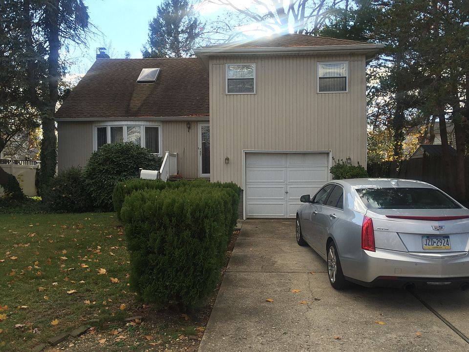 1st image of 2302 6th St