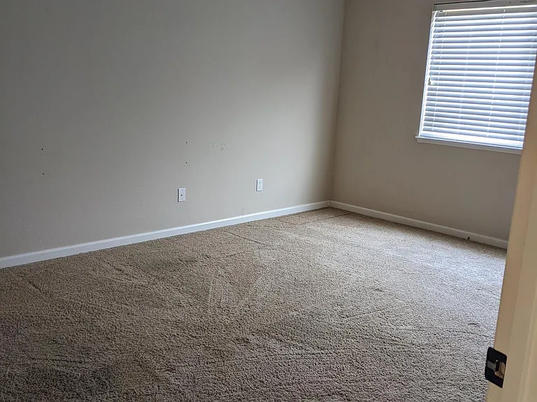 152 Presidential Cir — Photo 17