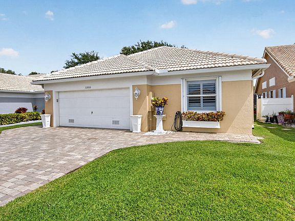 3rd image of 12806 Hampton Lakes Circle